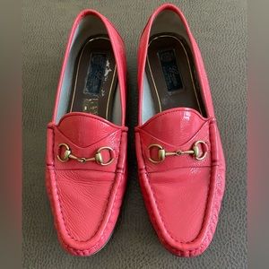 Gucci 1953 Horesbit Patent Leather Loafers in Coral Size 38.5